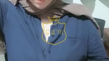 Chika Jilbab Mainin Toket Mulus Live