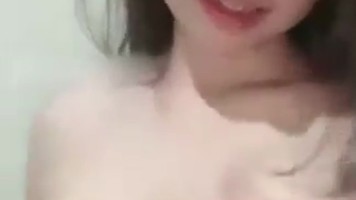 Savitri Cantik Desah Remas Nenen Live